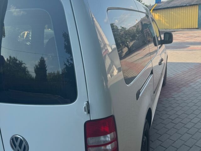 Белый Фольксваген Кадди, объемом двигателя 1.6 л и пробегом 190 тыс. км за 8700 $, фото 3 на Automoto.ua