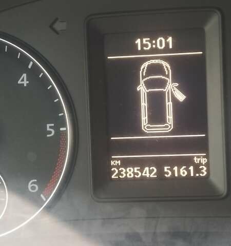 Фольксваген Кадди 2012 в Сумах на Automoto.ua Белый Фольксваген Кадди, объемом двигателя 1.6 л и пробегом 230 тыс. км за 10500 $, фото 6 на Automoto.ua