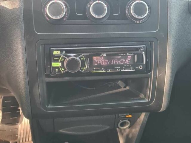 Фольксваген Кадди 2014 в Луцке на Automoto.ua Белый Фольксваген Кадди, объемом двигателя 2 л и пробегом 272 тыс. км за 11200 $, фото 3 на Automoto.ua