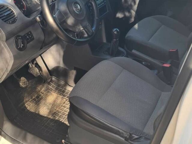 Фольксваген Кадди 2014 в Луцке на Automoto.ua Белый Фольксваген Кадди, объемом двигателя 2 л и пробегом 272 тыс. км за 11200 $, фото 2 на Automoto.ua