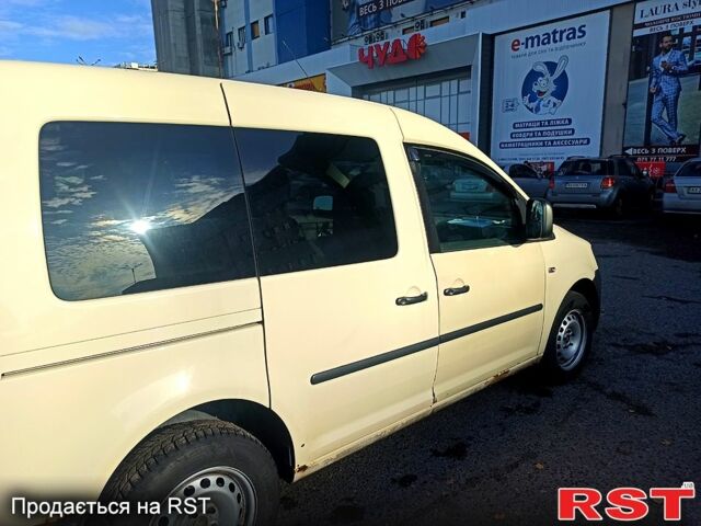 Бежевий Фольксваген Кадді, об'ємом двигуна 2 л та пробігом 252 тис. км за 9000 $, фото 3 на Automoto.ua