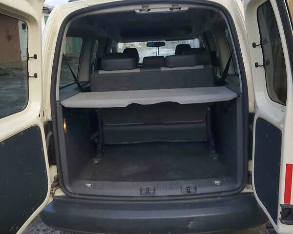 Бежевий Фольксваген Кадді, об'ємом двигуна 1.6 л та пробігом 386 тис. км за 9000 $, фото 4 на Automoto.ua