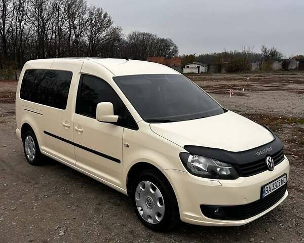 Бежевый Фольксваген Кадди, объемом двигателя 1.6 л и пробегом 250 тыс. км за 10300 $, фото 1 на Automoto.ua