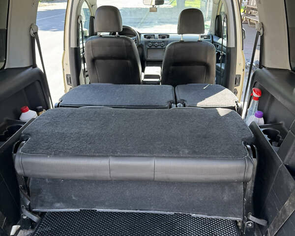 Бежевый Фольксваген Кадди, объемом двигателя 2 л и пробегом 86 тыс. км за 25000 $, фото 8 на Automoto.ua