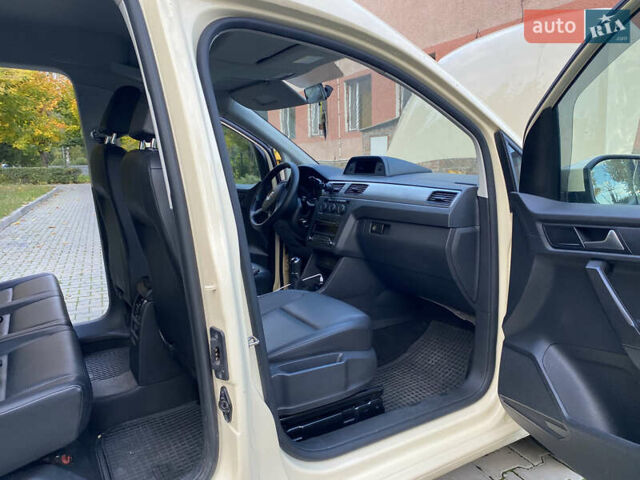 Бежевый Фольксваген Кадди, объемом двигателя 1.97 л и пробегом 280 тыс. км за 13000 $, фото 4 на Automoto.ua