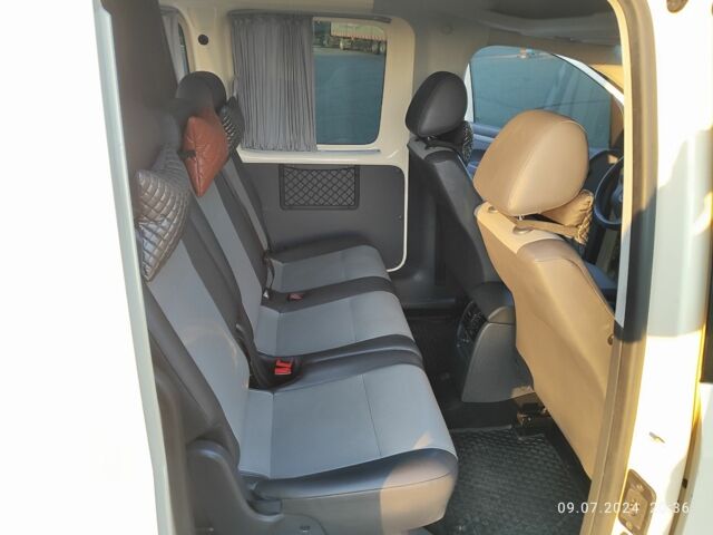 Бежевий Фольксваген Кадді, об'ємом двигуна 1.6 л та пробігом 350 тис. км за 11000 $, фото 6 на Automoto.ua