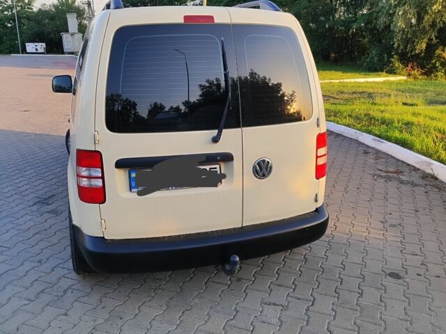 Бежевий Фольксваген Кадді, об'ємом двигуна 1.6 л та пробігом 350 тис. км за 11000 $, фото 1 на Automoto.ua