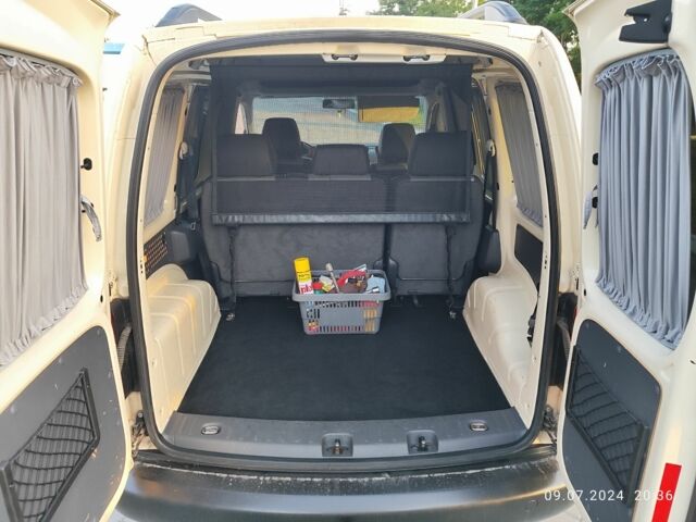 Бежевий Фольксваген Кадді, об'ємом двигуна 1.6 л та пробігом 350 тис. км за 11000 $, фото 7 на Automoto.ua