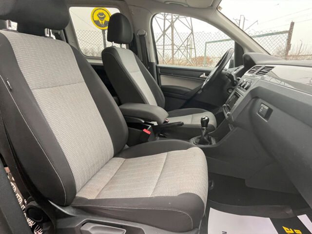 Черный Фольксваген Кадди, объемом двигателя 2 л и пробегом 205 тыс. км за 14999 $, фото 16 на Automoto.ua