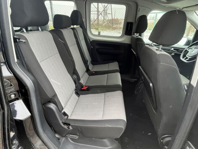 Черный Фольксваген Кадди, объемом двигателя 2 л и пробегом 205 тыс. км за 14999 $, фото 15 на Automoto.ua