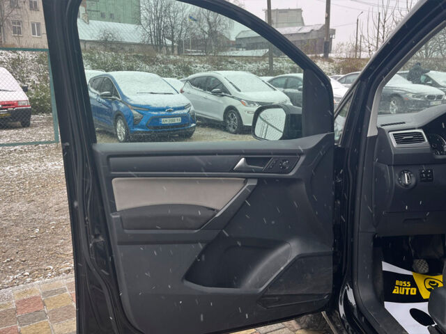 Черный Фольксваген Кадди, объемом двигателя 2 л и пробегом 205 тыс. км за 14999 $, фото 8 на Automoto.ua