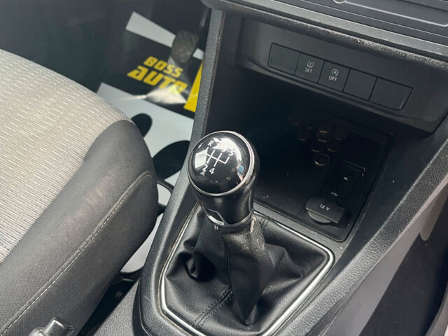 Черный Фольксваген Кадди, объемом двигателя 2 л и пробегом 205 тыс. км за 14999 $, фото 18 на Automoto.ua