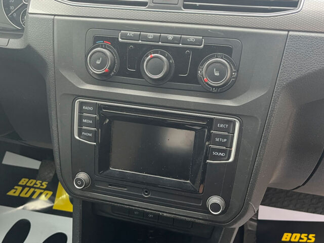 Черный Фольксваген Кадди, объемом двигателя 2 л и пробегом 205 тыс. км за 14999 $, фото 17 на Automoto.ua