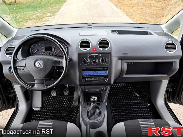 Черный Фольксваген Кадди, объемом двигателя 1.9 л и пробегом 201 тыс. км за 2100 $, фото 8 на Automoto.ua