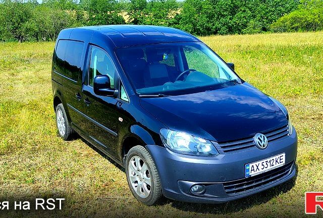 Черный Фольксваген Кадди, объемом двигателя 1.6 л и пробегом 275 тыс. км за 9200 $, фото 5 на Automoto.ua