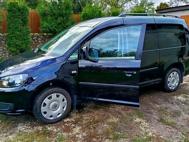 Черный Фольксваген Кадди, объемом двигателя 1.6 л и пробегом 172 тыс. км за 10500 $, фото 6 на Automoto.ua