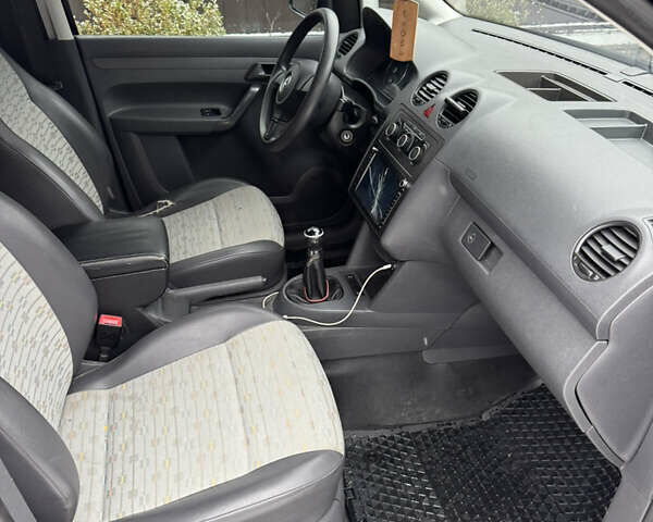 Чорний Фольксваген Кадді, об'ємом двигуна 1.6 л та пробігом 365 тис. км за 7500 $, фото 8 на Automoto.ua