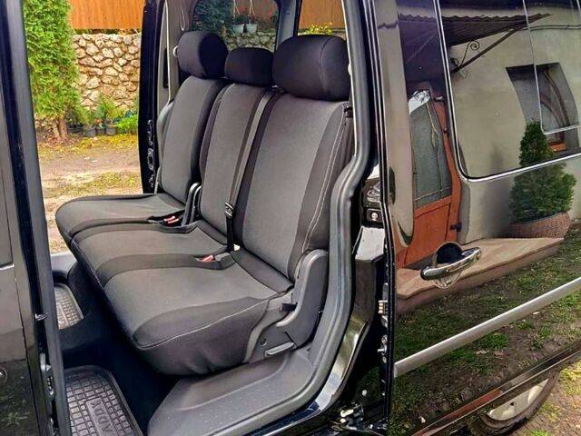 Черный Фольксваген Кадди, объемом двигателя 1.6 л и пробегом 172 тыс. км за 10500 $, фото 4 на Automoto.ua