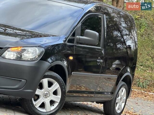 Черный Фольксваген Кадди, объемом двигателя 1.2 л и пробегом 236 тыс. км за 5950 $, фото 6 на Automoto.ua