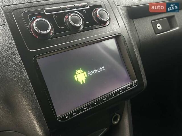 Черный Фольксваген Кадди, объемом двигателя 1.2 л и пробегом 236 тыс. км за 5950 $, фото 59 на Automoto.ua