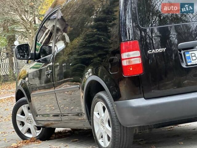 Черный Фольксваген Кадди, объемом двигателя 1.2 л и пробегом 236 тыс. км за 5950 $, фото 46 на Automoto.ua