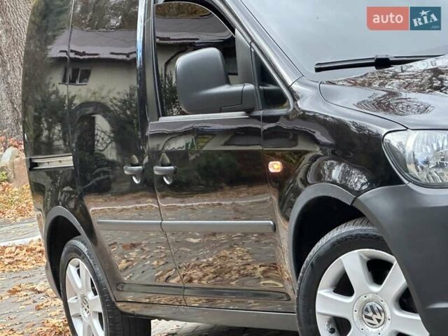 Черный Фольксваген Кадди, объемом двигателя 1.2 л и пробегом 236 тыс. км за 5950 $, фото 42 на Automoto.ua