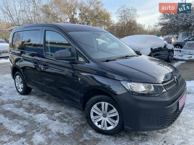 Черный Фольксваген Кадди, объемом двигателя 1.5 л и пробегом 55 тыс. км за 15990 $, фото 7 на Automoto.ua