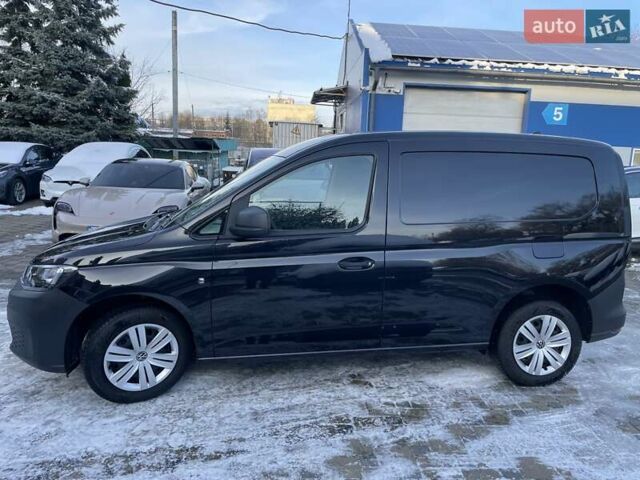 Черный Фольксваген Кадди, объемом двигателя 1.5 л и пробегом 55 тыс. км за 15990 $, фото 2 на Automoto.ua