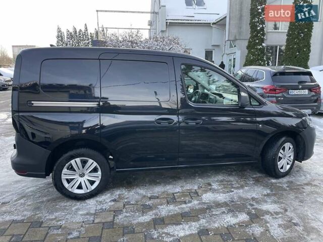 Черный Фольксваген Кадди, объемом двигателя 1.5 л и пробегом 55 тыс. км за 15990 $, фото 6 на Automoto.ua