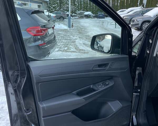 Черный Фольксваген Кадди, объемом двигателя 1.5 л и пробегом 55 тыс. км за 15990 $, фото 8 на Automoto.ua