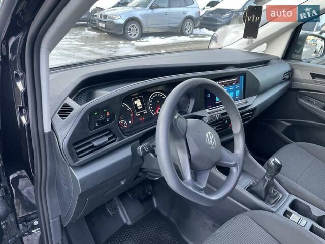 Черный Фольксваген Кадди, объемом двигателя 1.5 л и пробегом 55 тыс. км за 15990 $, фото 9 на Automoto.ua