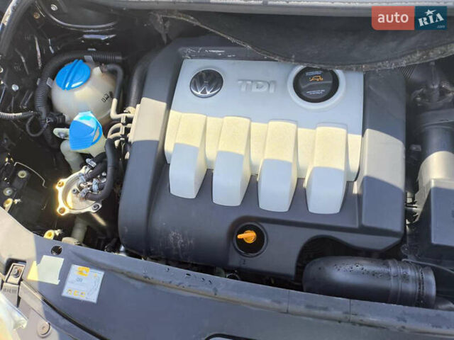 Черный Фольксваген Кадди, объемом двигателя 1.9 л и пробегом 356 тыс. км за 4700 $, фото 5 на Automoto.ua