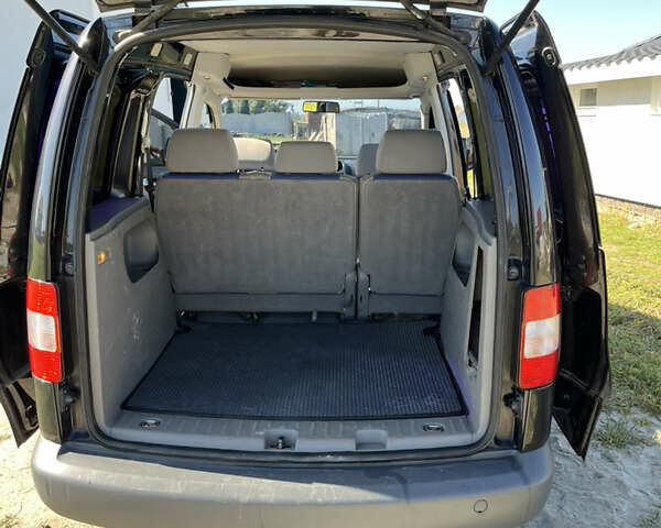 Черный Фольксваген Кадди, объемом двигателя 1.6 л и пробегом 254 тыс. км за 6500 $, фото 2 на Automoto.ua