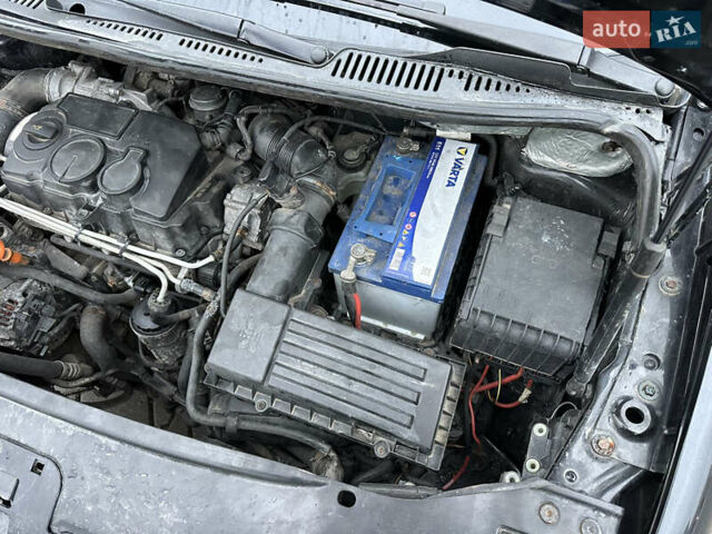 Черный Фольксваген Кадди, объемом двигателя 1.9 л и пробегом 285 тыс. км за 5900 $, фото 35 на Automoto.ua