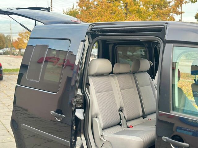 Черный Фольксваген Кадди, объемом двигателя 1.6 л и пробегом 236 тыс. км за 6850 $, фото 4 на Automoto.ua