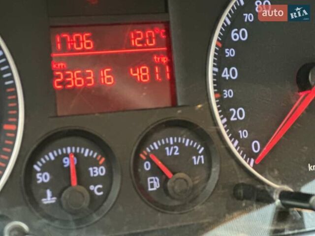 Черный Фольксваген Кадди, объемом двигателя 1.6 л и пробегом 236 тыс. км за 6850 $, фото 12 на Automoto.ua