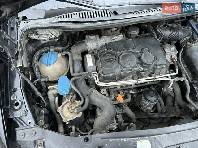 Черный Фольксваген Кадди, объемом двигателя 1.9 л и пробегом 285 тыс. км за 5900 $, фото 34 на Automoto.ua