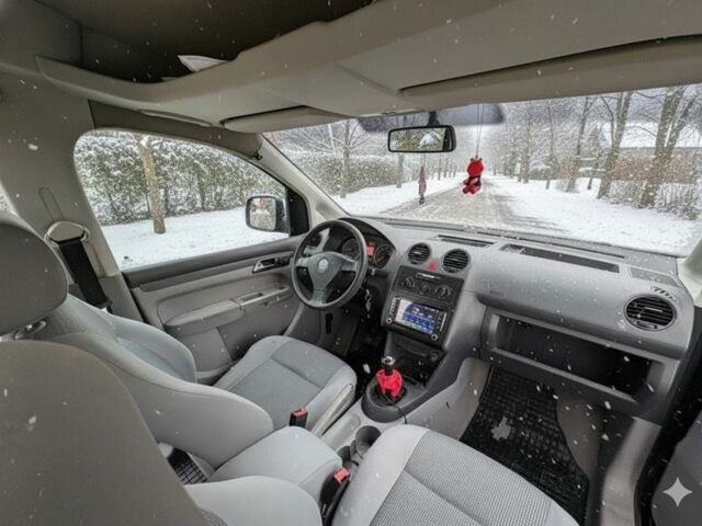 Черный Фольксваген Кадди, объемом двигателя 1.9 л и пробегом 299 тыс. км за 3350 $, фото 6 на Automoto.ua