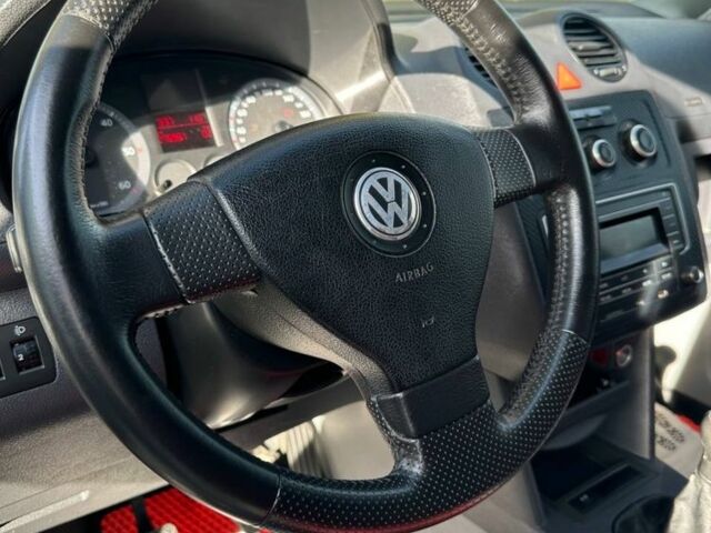 Черный Фольксваген Кадди, объемом двигателя 1.9 л и пробегом 276 тыс. км за 7300 $, фото 6 на Automoto.ua