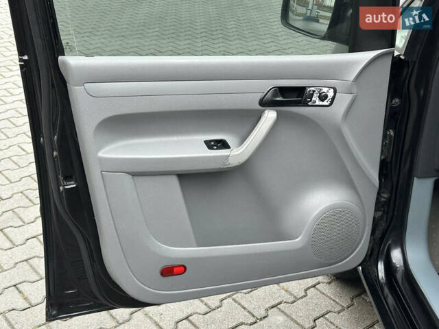 Черный Фольксваген Кадди, объемом двигателя 1.9 л и пробегом 285 тыс. км за 5900 $, фото 17 на Automoto.ua