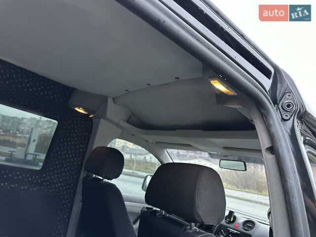 Черный Фольксваген Кадди, объемом двигателя 1.9 л и пробегом 285 тыс. км за 5900 $, фото 31 на Automoto.ua