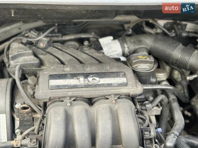 Черный Фольксваген Кадди, объемом двигателя 1.6 л и пробегом 236 тыс. км за 6850 $, фото 15 на Automoto.ua