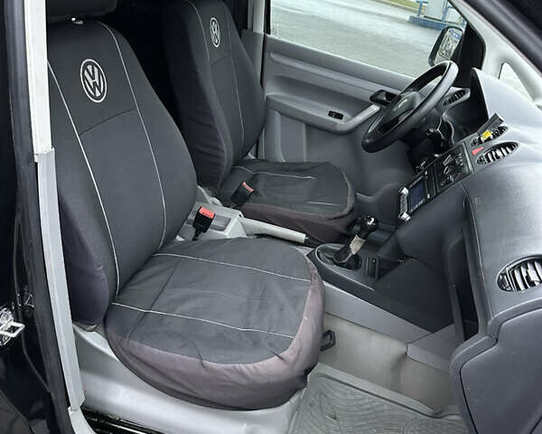 Черный Фольксваген Кадди, объемом двигателя 1.9 л и пробегом 285 тыс. км за 5900 $, фото 25 на Automoto.ua