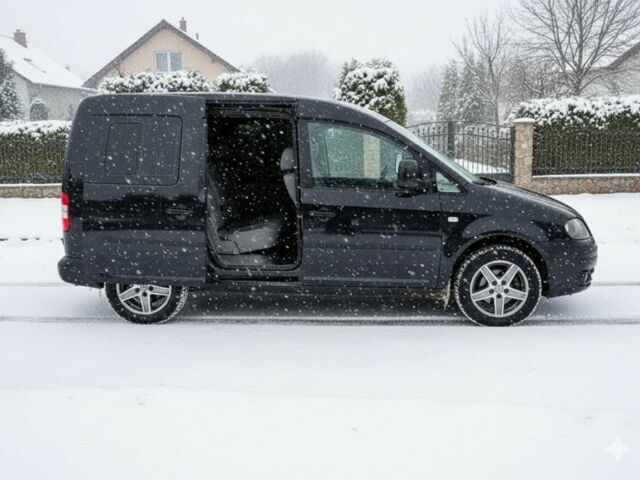 Черный Фольксваген Кадди, объемом двигателя 1.9 л и пробегом 299 тыс. км за 3350 $, фото 5 на Automoto.ua