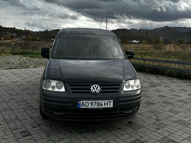 Черный Фольксваген Кадди, объемом двигателя 2 л и пробегом 428 тыс. км за 4300 $, фото 1 на Automoto.ua
