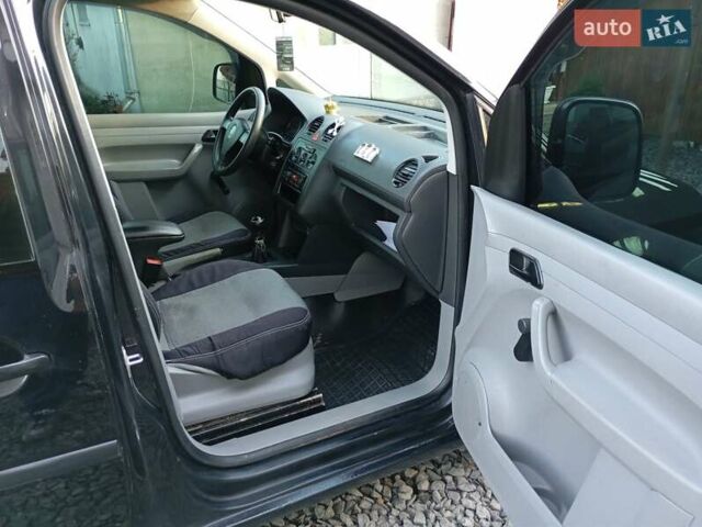 Черный Фольксваген Кадди, объемом двигателя 2 л и пробегом 438 тыс. км за 5500 $, фото 32 на Automoto.ua