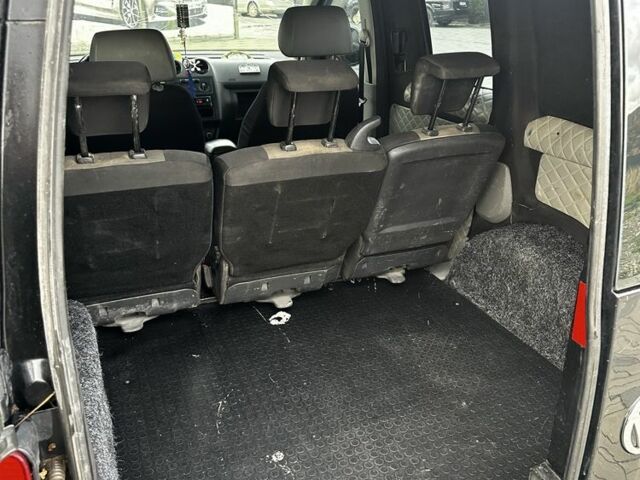 Черный Фольксваген Кадди, объемом двигателя 2 л и пробегом 428 тыс. км за 4300 $, фото 7 на Automoto.ua