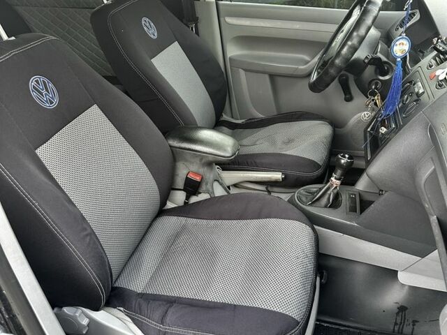 Черный Фольксваген Кадди, объемом двигателя 2 л и пробегом 428 тыс. км за 4300 $, фото 5 на Automoto.ua