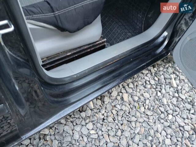 Черный Фольксваген Кадди, объемом двигателя 2 л и пробегом 438 тыс. км за 5500 $, фото 31 на Automoto.ua