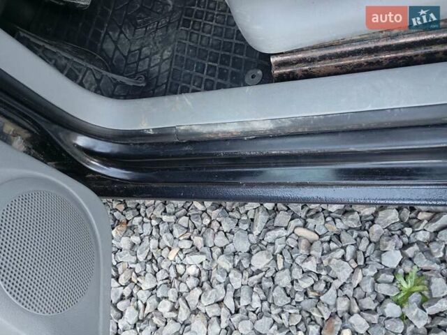 Черный Фольксваген Кадди, объемом двигателя 2 л и пробегом 438 тыс. км за 5500 $, фото 22 на Automoto.ua